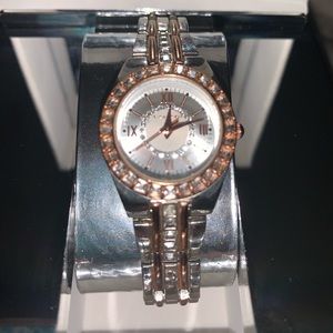 TAHARI Womens watch